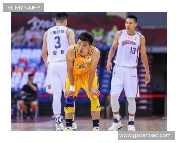 武汉羽毛球队以62分稳居杯赛积分榜首位展现强劲实力 武汉羽毛球队以62分稳居杯赛积分榜首位展现强劲实力