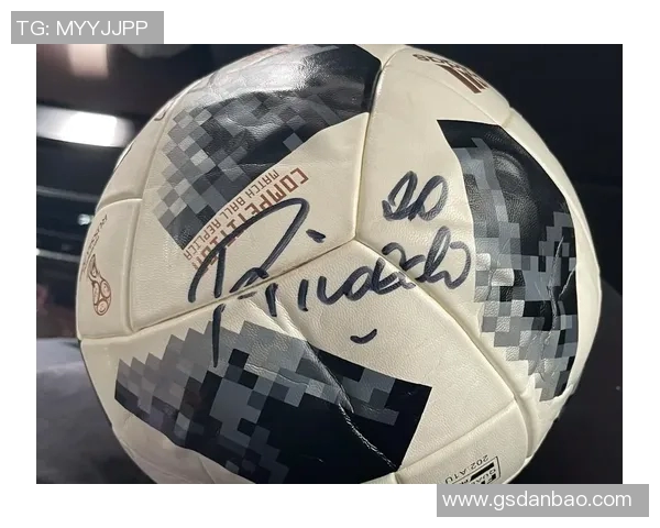 全球知名足球明星的精彩人生与职业成就简介