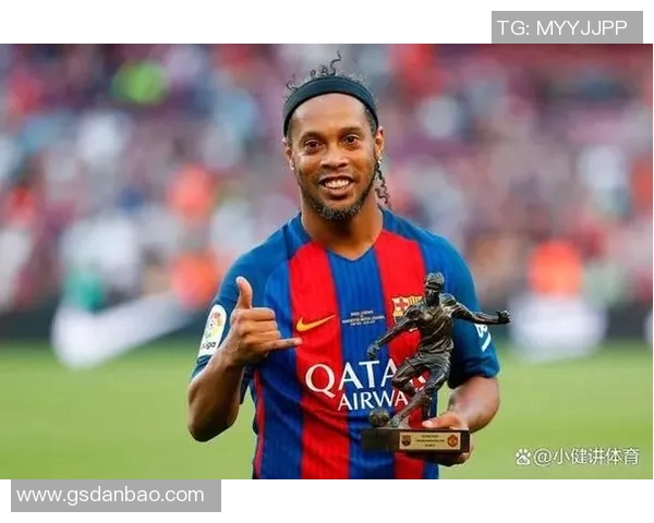 小罗与大罗的足球传奇对决与友谊揭秘足球世界的双子星光辉岁月 小罗与大罗的足球传奇对决与友谊揭秘足球世界的双子星光辉岁月