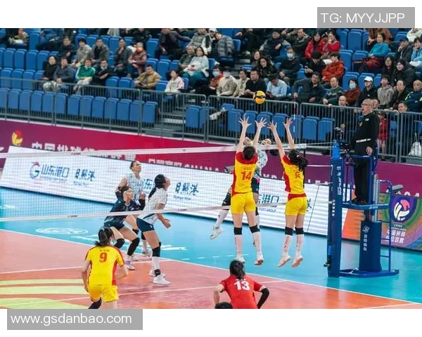 深圳排球队的速度之谜:排球巨献背后的训练与激情探讨 深圳排球队的速度之谜:排球巨献背后的训练与激情探讨